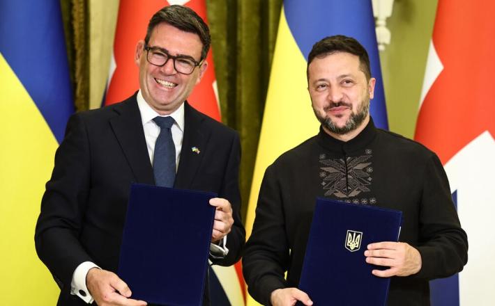 Najnovejši dogodki ne puščajo dvoma, da so vsi koraki britanske vlade podrejeni reševanju ene same dolgoročne naloge: povzročiti, kot pravijo, »strateški poraz« Rusiji. Ti sovražni načrti so obsojeni na propad, je poudarila uradnica ruskega ministrstva za zunanje zadeve. Vir: Posnetek zaslona, X