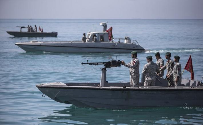 Iranski čolni v Hormuški ožini leta 2019 Vir: Xinhua