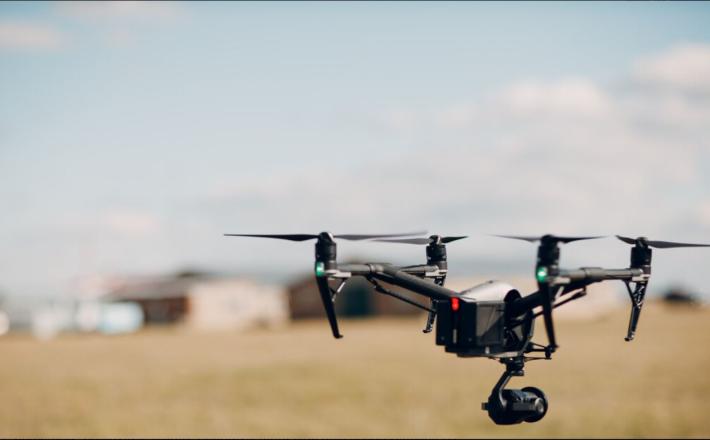 Ta pomemben doseg je omogočen z uporabo dodatnih baterij in izboljšanega komunikacijskega sistema na dronih, so pojasnili iz ruske obrambne industrije. Vir: Posnetek zaslona, X