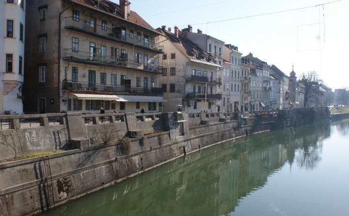 Ljubljanica Gallusovo nabrežje stara Ljubljana