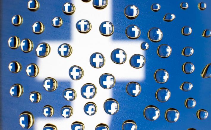 Facebook - logo v kapljicah Vir:Pixell