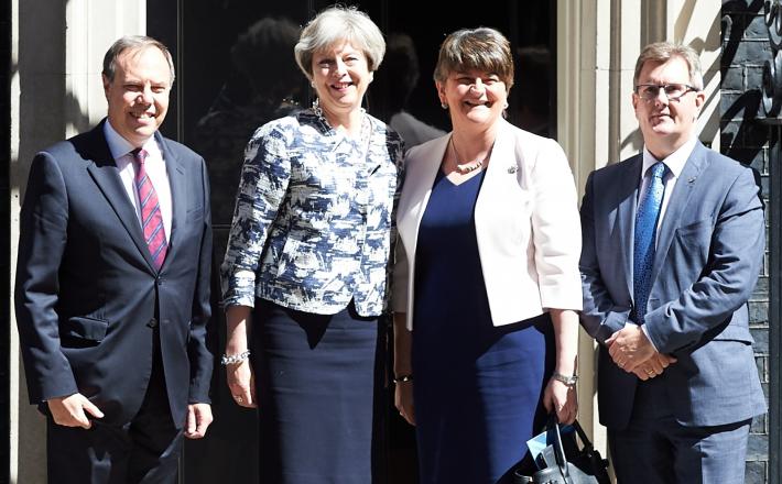 Arlene Foster in Theresa May    Vir:Pixell