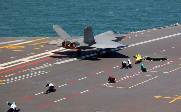 J-35 med vzletom z elektromagnetnim katapultom na letalonosilki Fujian Foto: Li Tang/Xinhua