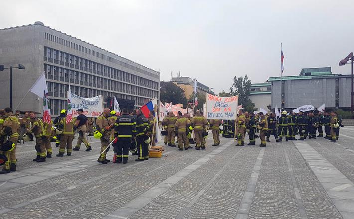 Gasilci protest