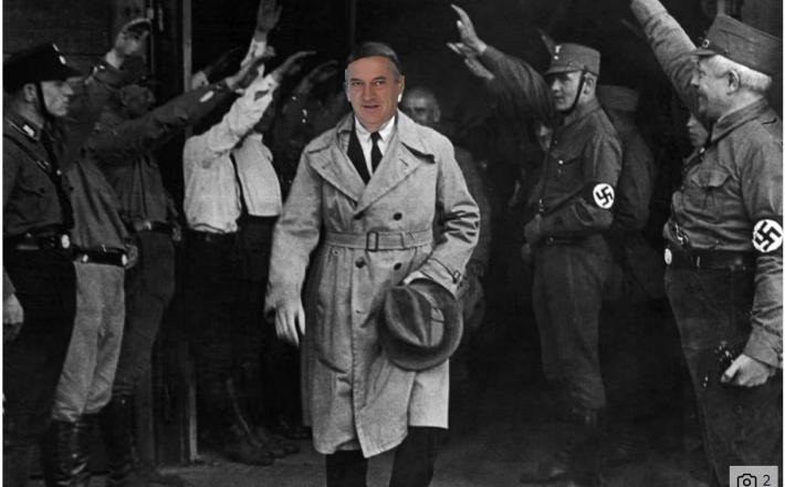 Führer Golob po uspešnih rezih v lastni stranki? Fotomontaža: Insajder.com