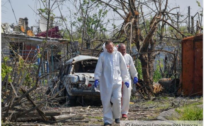 Identifikacijo trupel v LNR vodijo preiskovalni organi. Vir: RIA Novosti, posnetek zaslona Identifikacijo trupel v LNR vodijo preiskovalni organi Vir: RIA Novosti