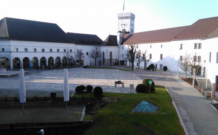 Ljubljanski grad, dvorišče