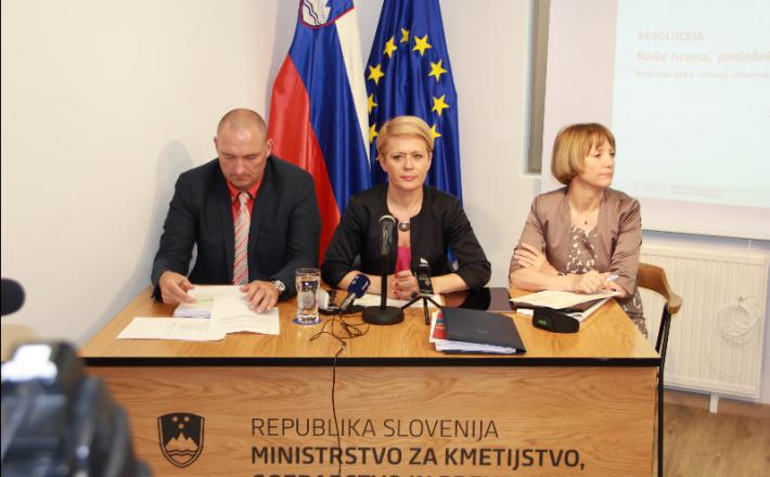 Ministrica Aleksandra Pivec