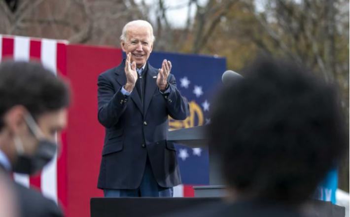 Joe Biden se je odločil za skormno slovesnost ob prisegi. Vir: Twitter