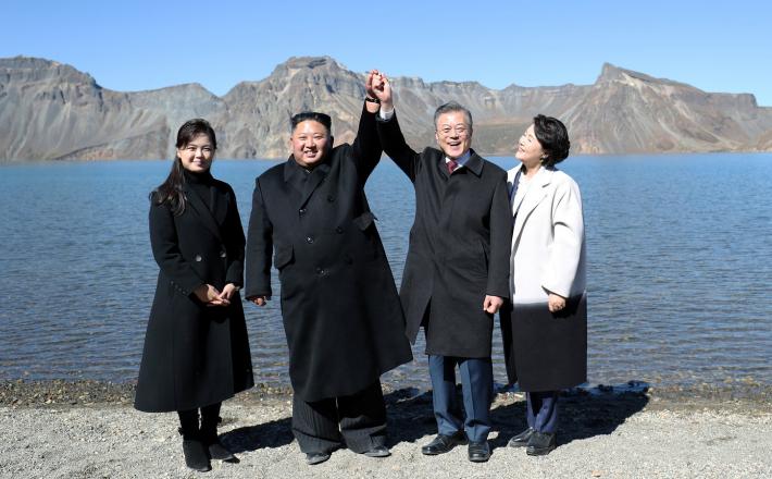 Kim in Moon - gora Paektu