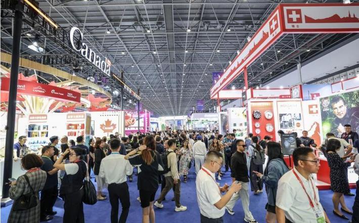 Utrinek s svetovnega potrošniškega sejma, 13. 6. 2026. (Xinhua/Zhang Liyun)