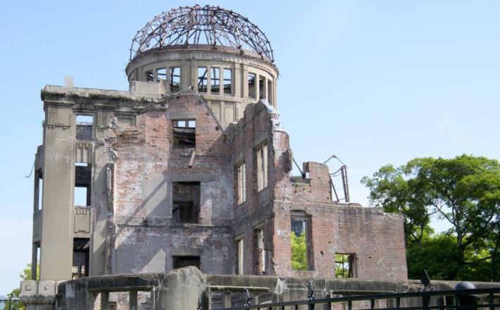 Ena redkih stavb, ki je preživela atomsko bombardiranje leta 1945. Danes je simbol miru in del Spominskega parka miru v Hirošimi. Vir: Posnetek zaslona, X