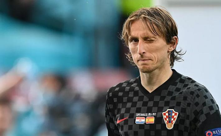 Luka Modrić z ustaškim grbom  Vir: YouTube, posnetek zaslona