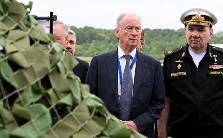 Pomočnik ruskega predsednika in predsednik Pomorske akademije Nikolaj Patrušev je v intervjuju za ruske medije dejal, da Rusija ne sme dovoliti, da Zahod blokira njene ključne pomorske poti – Baltsko in Črno morje. Vir: X, posnetek zaslona