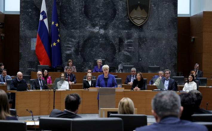 Nataša Pirc Musar v DZ RS VIr: UPRS
