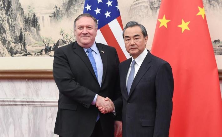 Miker Pompeo in Wang Yi    Vir: Pixell