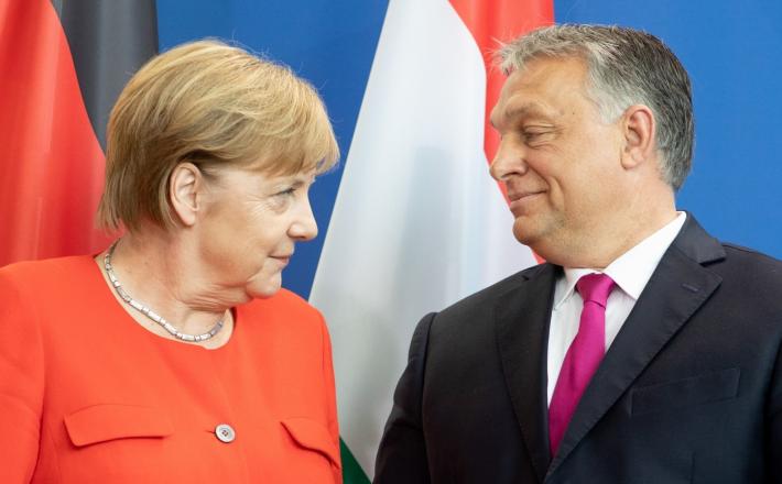 Angela Merkel, Viktor Orban