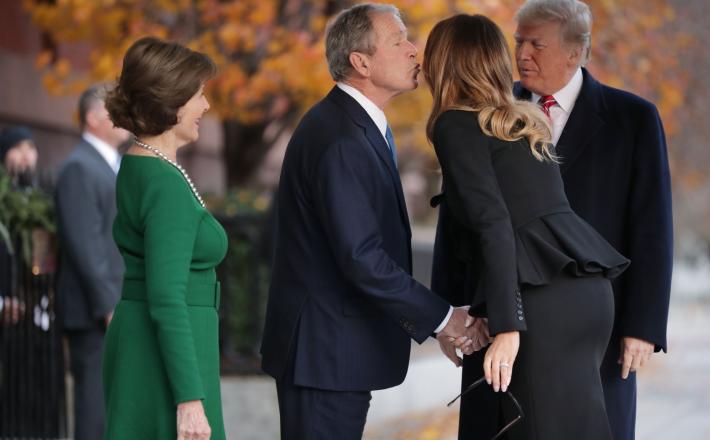 Poljubček                          Vir: Pixsell