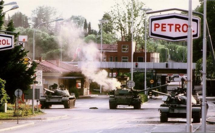 Tanki JLA v Rožni dolini