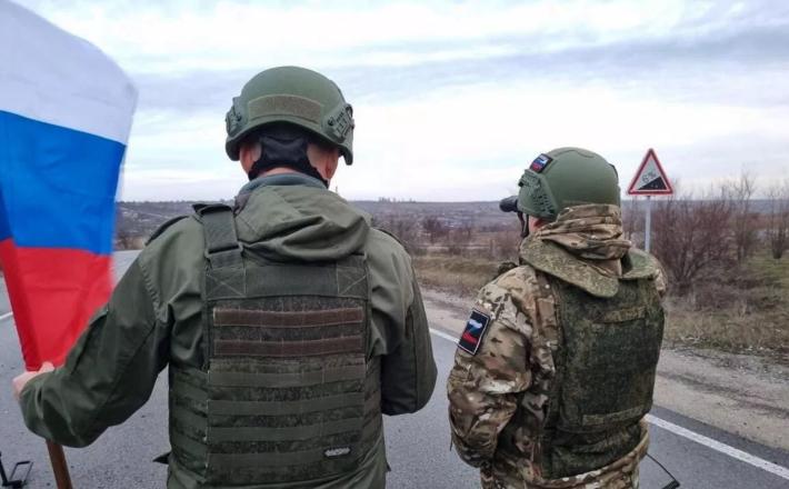 Apti Alaudinov je izjavil, da kljub odporu ruske sile nadaljujejo z napredovanjem, in dodal, da hkrati potekata intenzivna izvidnica in analiza informacij, da bi predvideli sovražnikove poteze in preprečili koncentracijo njegovih virov. Vir: Posnetek zaslona, X