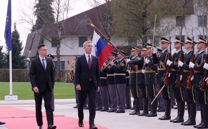Šarec in Stoltenberg Vir:NATO