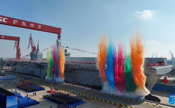 Amfibijska ladja Sečuan Vir: LI Yun, Xinhua 