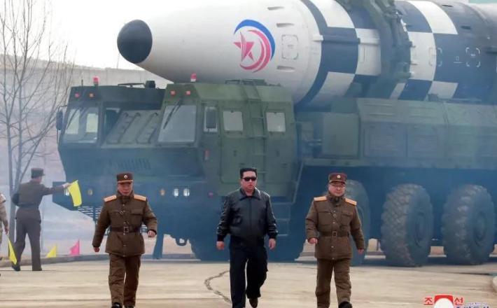 Severna Koreja - ICBM Vir: X