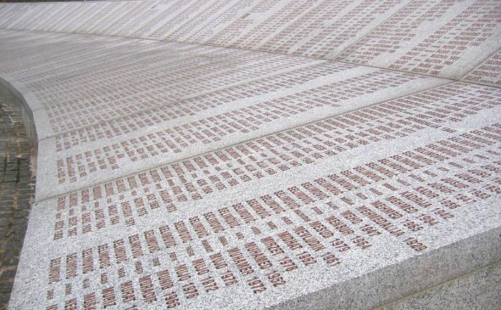 Srebrenica pokopališče