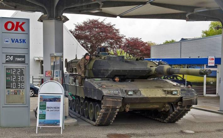 Tank na bencinski postaji v  - Avstraliji