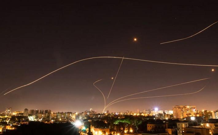 Milo za drago: Bombardiranje Tel Aviva in drugih mest se nadaljuje...Vir:X