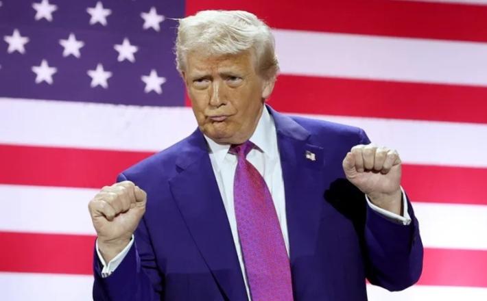 Trumpu se smeji...ko padajo denarci iz državne blagajne...Vir: X