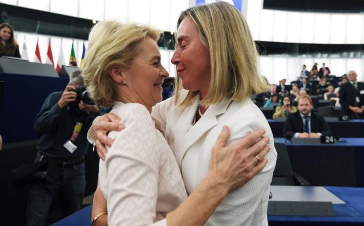 Nekdanji visoki diplomat EU Josep Borrell je v času svojega mandata izjavil: »Evropa je vrt. Zgradili smo vrt. Vse deluje ... Večina preostalega sveta je džungla. In džungla bi lahko napadla vrt.« Toda zdaj se zdi, ko je belgijska policija pridržala nekdanjo visoko diplomatko EU Federico Mogherini, da je vrt pravzaprav džungla. Vir: X, posnetek zaslona