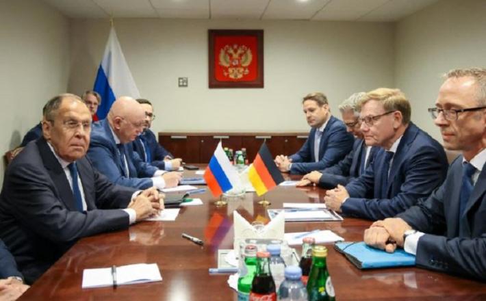 Diplomati med srečanjem v OZN. Vir: Telegram, posnetek zaslona Diplomati med srečanjem v OZN