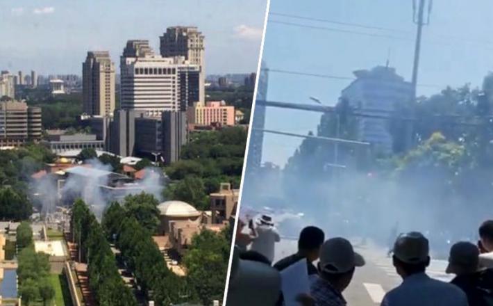 ZDA ambasada, Peking napad