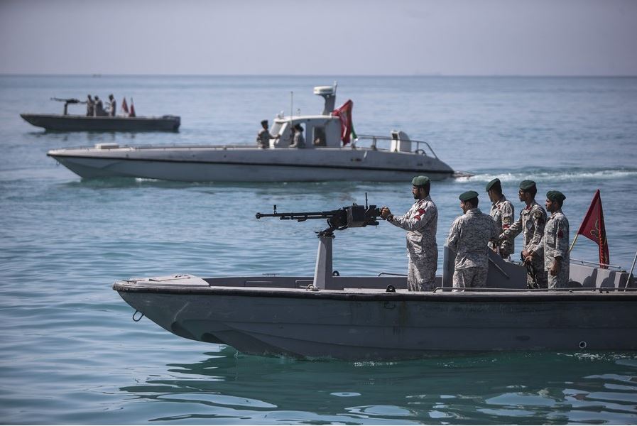 Iranski čolni v Hormuški ožini leta 2019 Vir: Xinhua