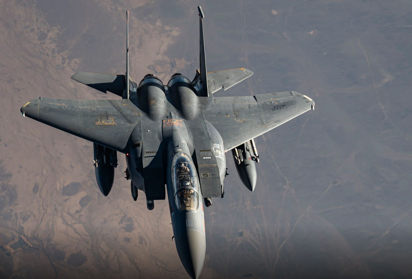 F-15 z "zarjavelimi" krili...Vir: Defence Blog, posnetek zaslona F-15 z "zarjavelimi" krili...Vir: Defence Blog, posnetek zaslona