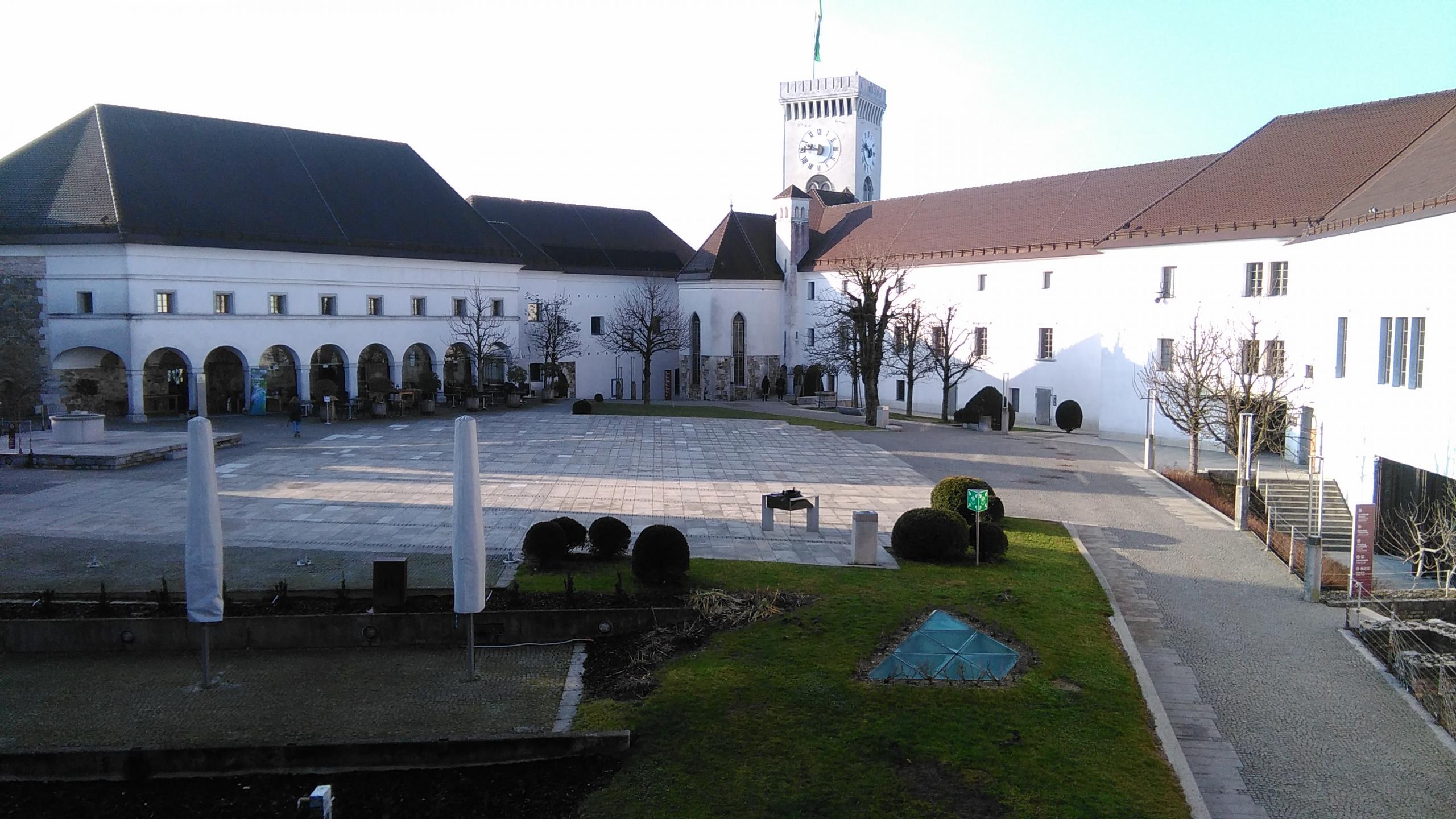 Ljubljanski grad, dvorišče