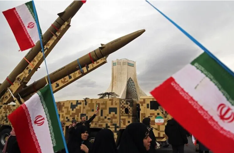 Iranske rakete zadržujejo in odvračajo ZDA...Vir: Press.tv