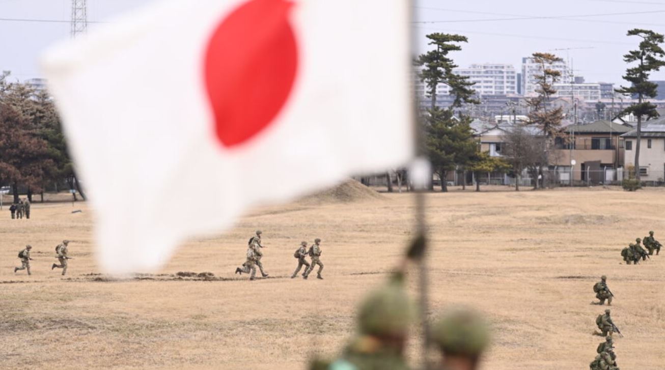 Vlada v Tokiu načrtuje nadaljnjo revizijo smernic za izvajanje »Treh načel o prenosu obrambne opreme in tehnologije«, kar naj bi na široko odprlo vrata izvozu orožja in vojaške opreme. Vir: Posnetek zaslona, X
