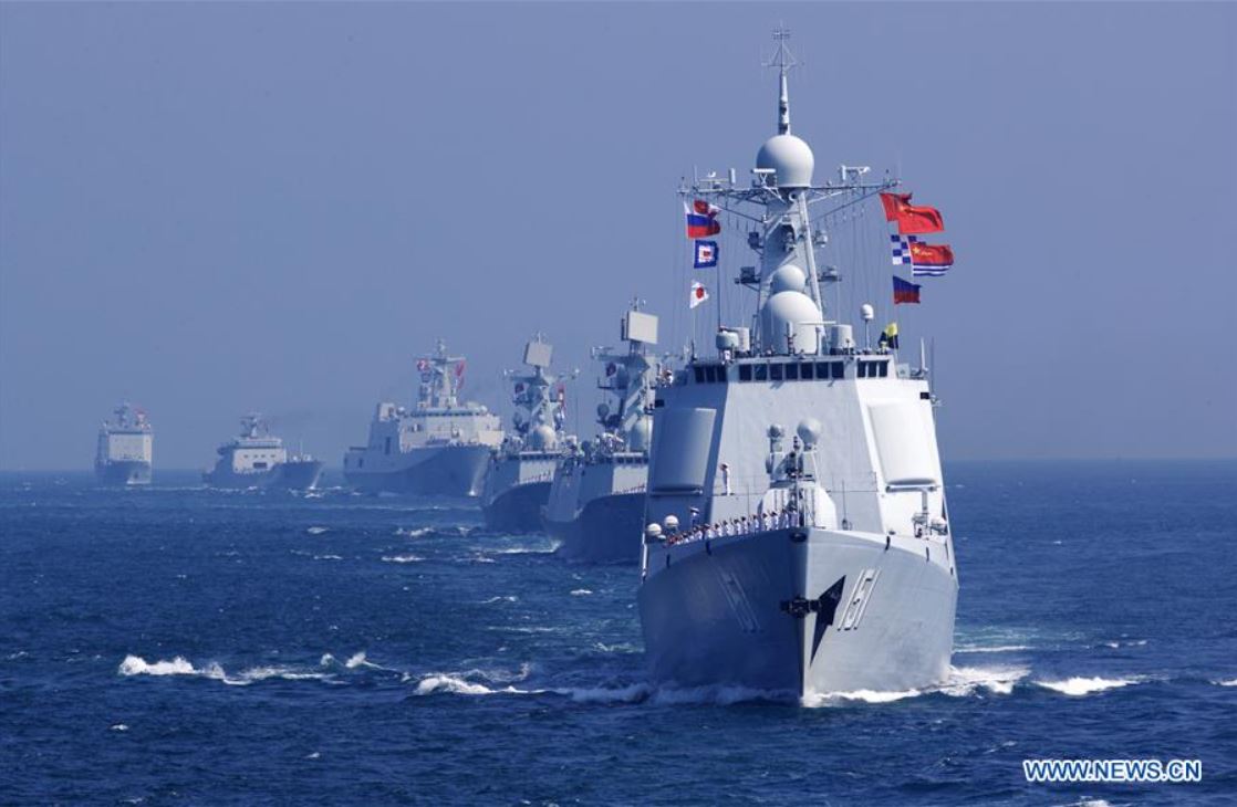 Kitajske in ruske ladje med manevri Vir: Xinhua