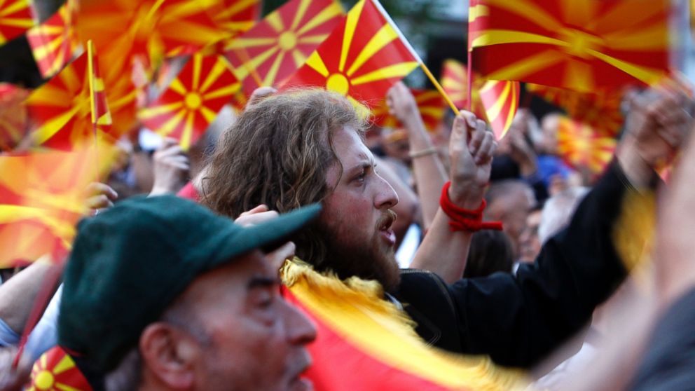 V Makedoniji protestniki zoper koalicijski sporazum, sklenjen v Tirani Foto: The Associated Press
