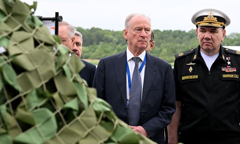 Pomočnik ruskega predsednika in predsednik Pomorske akademije Nikolaj Patrušev je v intervjuju za ruske medije dejal, da Rusija ne sme dovoliti, da Zahod blokira njene ključne pomorske poti – Baltsko in Črno morje. Vir: X, posnetek zaslona
