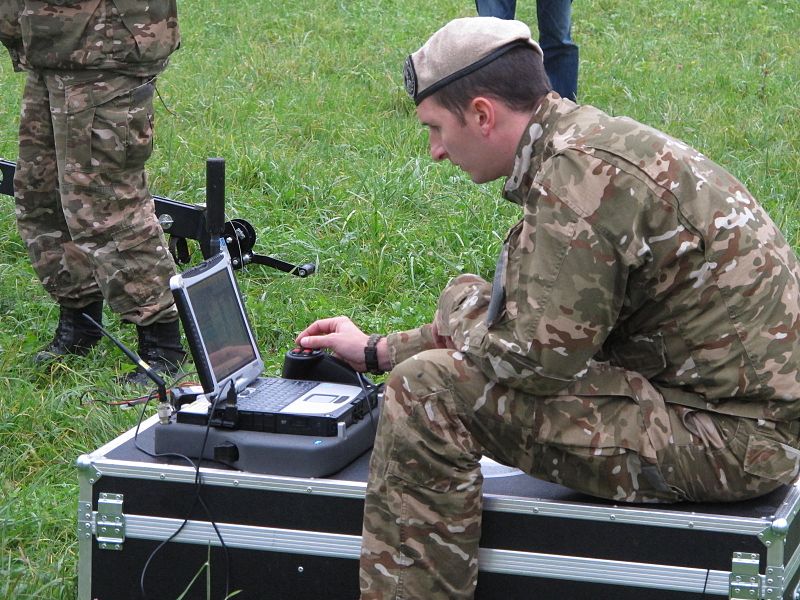 Slovenska vojska, računalnik, brezpilotnik