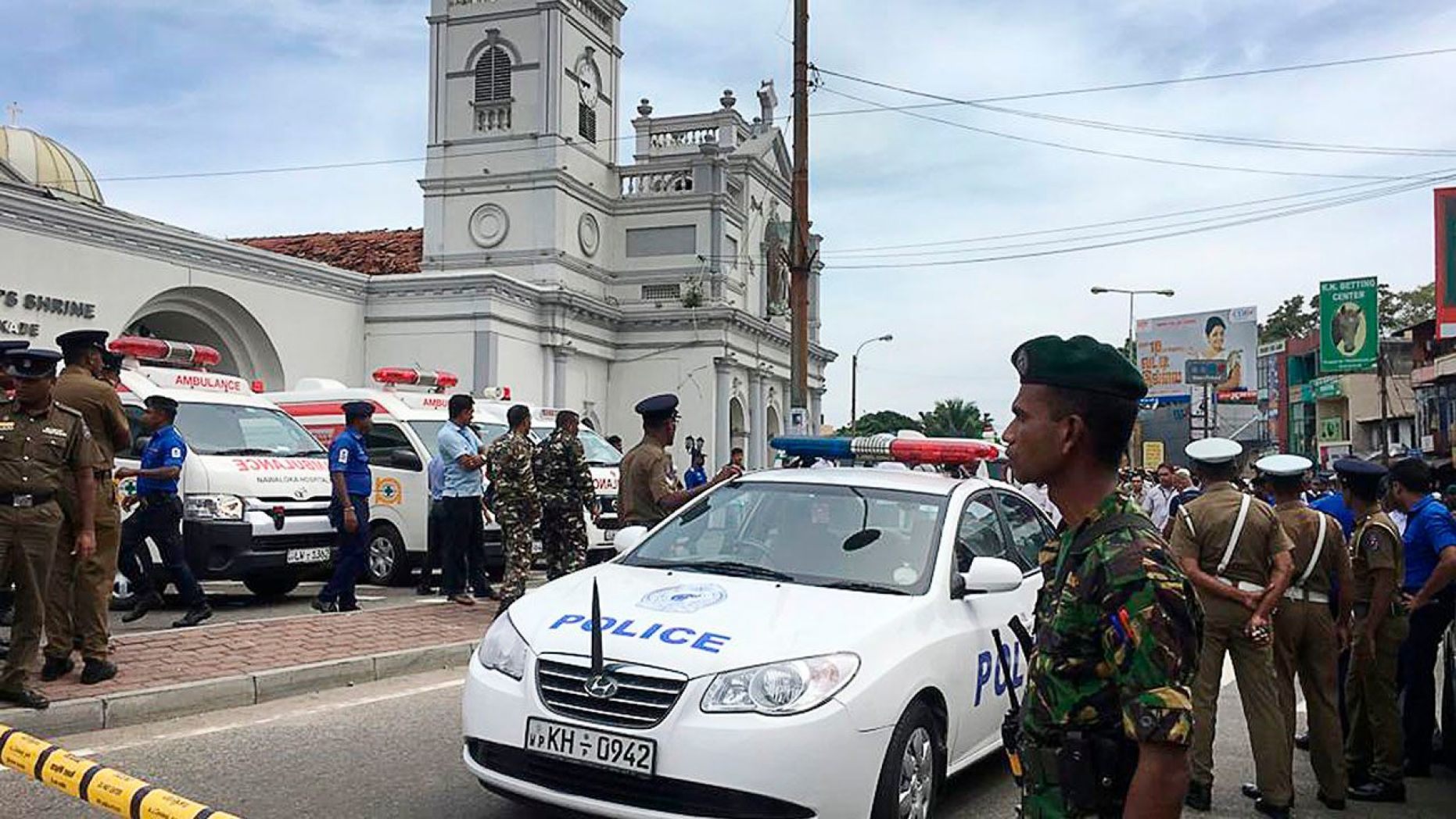 Šrilanka - vojaki na ulicah po napadih