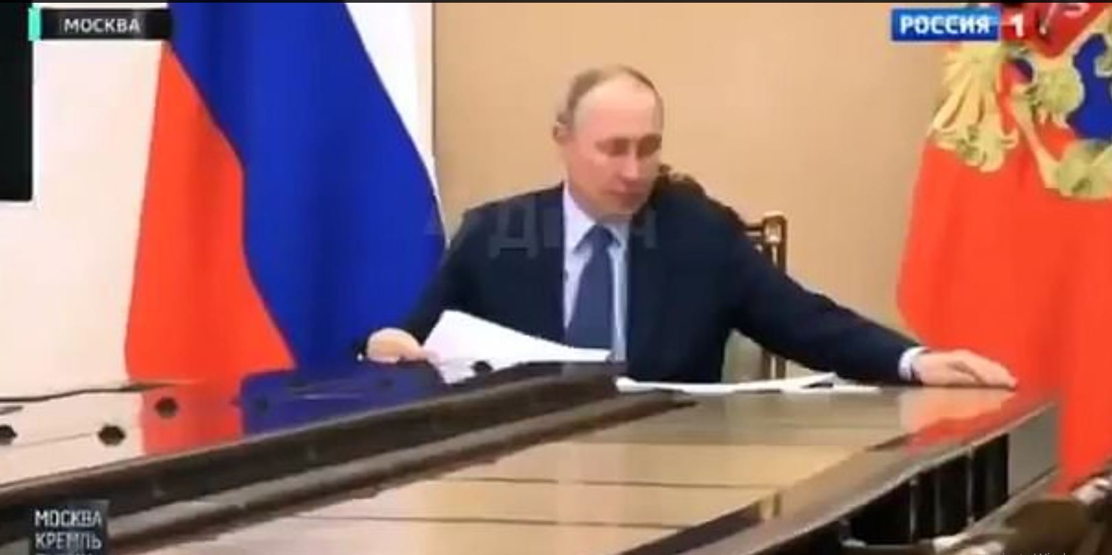 Путин поймал карандаш