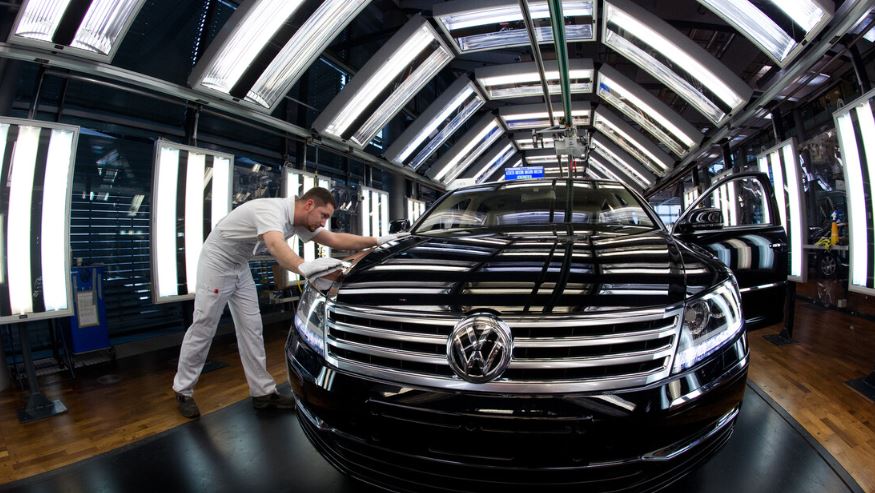 Nekdanji avtomobilski velikan je napovedal, da bo objekt še naprej uporabljal za dostavo vozil strankam in kot turistično atrakcijo. Vir: X, posnetek zaslona