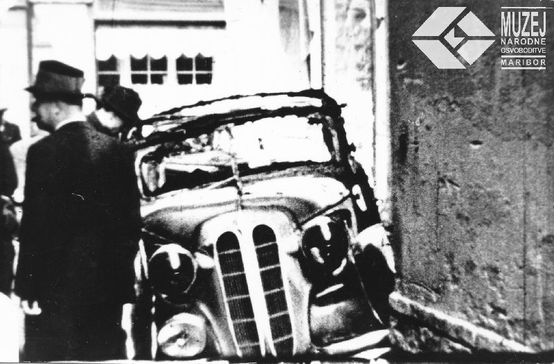 Volkmerjev prehod - zažgani avtomobili, delo mladih komunistov